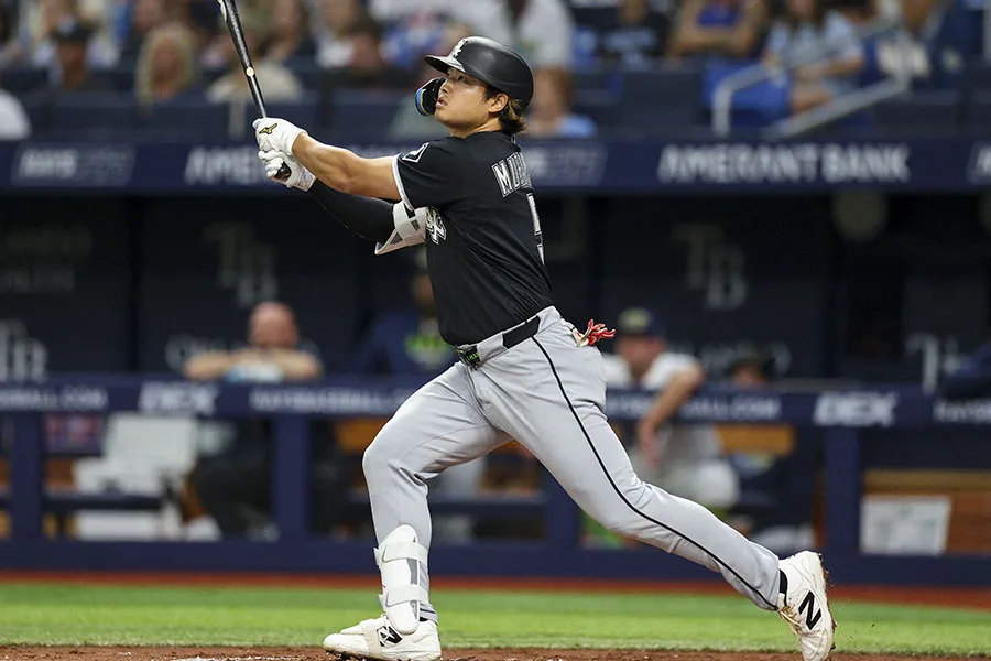 村上宗隆が止まらない！6戦4発の衝撃24号に米国熱狂「新人王は彼のもの」