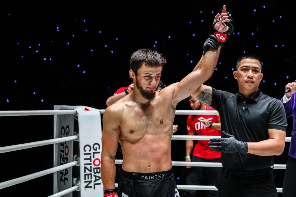 【ONE】24歳ダヤカエフ、連勝で王座挑戦アピール！因縁のスーパーレックをTKO