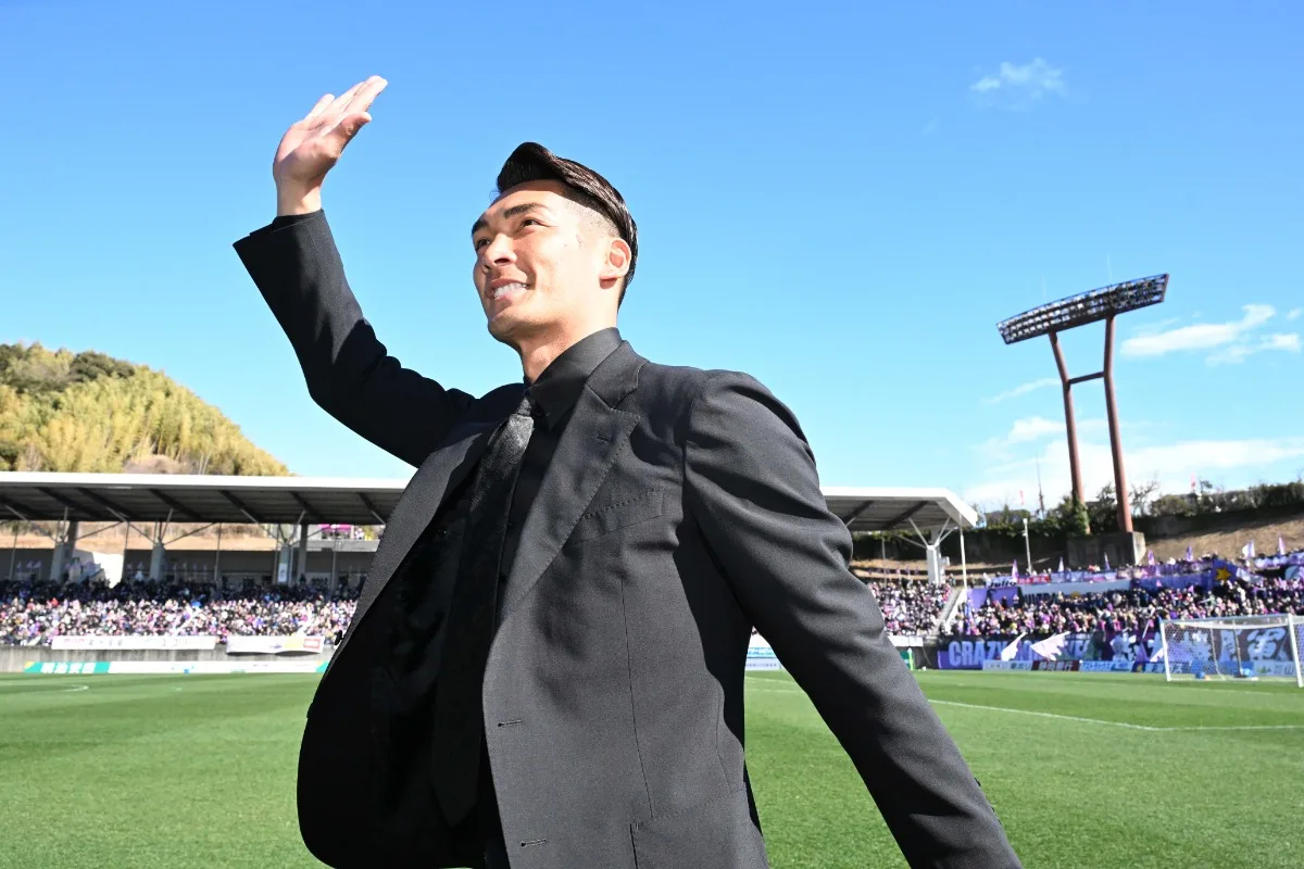 槙野監督が英語連発で大爆笑！「Super game」連呼にファン困惑