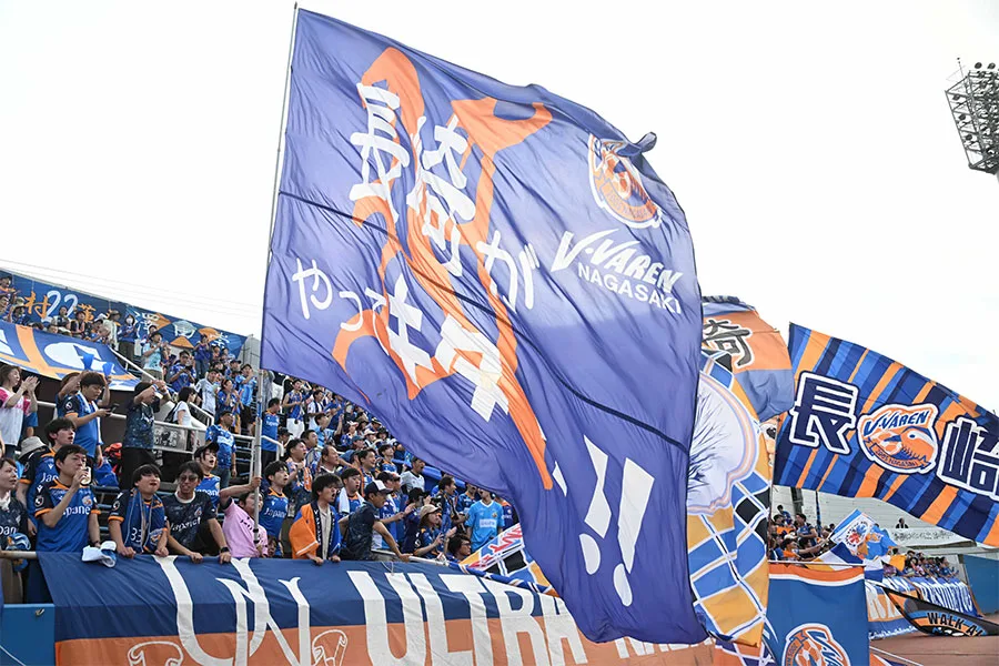 片岡愛之助がJ開幕戦で口上！“超豪華”開幕宣言にファン熱狂