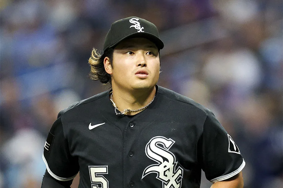 村上宗隆が24号2ラン！同僚と熱い抱擁にシカゴファン大絶賛