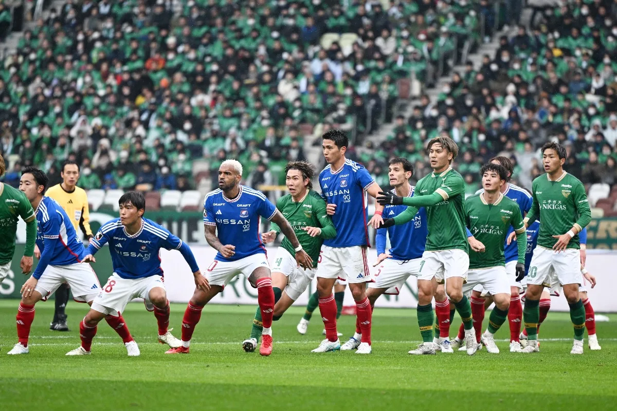31年前の再現!?東京Vvs横浜FM、劇的逆転で歴史刻んだ開幕戦