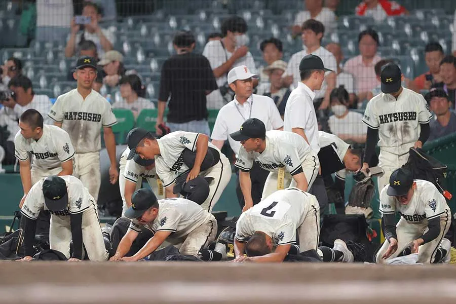 松商学園・久保田主将の“お見送り”に称賛の嵐！敗者なのに相手へ敬意の行動
