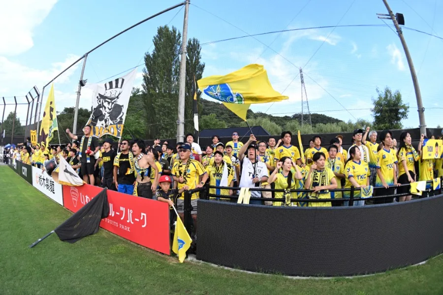 栃木SCが劇的逆転！永井大士のAT弾にスタジアム大熱狂「J3らしくない」