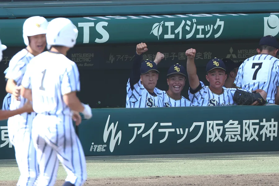 甲子園で話題沸騰！白樺学園のユニホームが「オリックスそっくり」とファン騒然