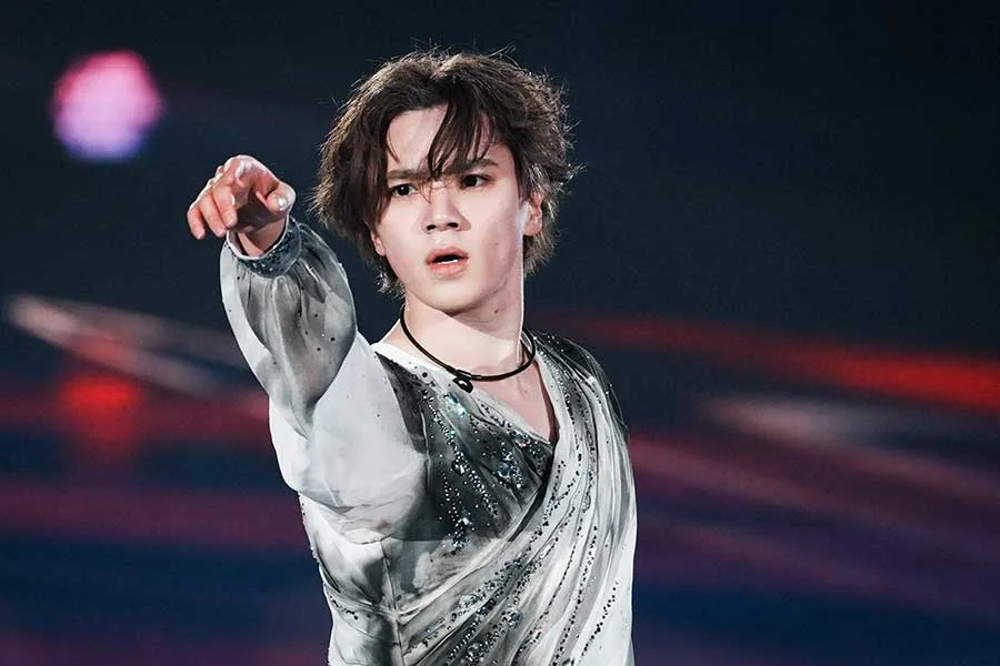 宇野昌磨が仰天ポーズ！ショー終演1時間後の投稿にX爆笑「感動の涙返して」
