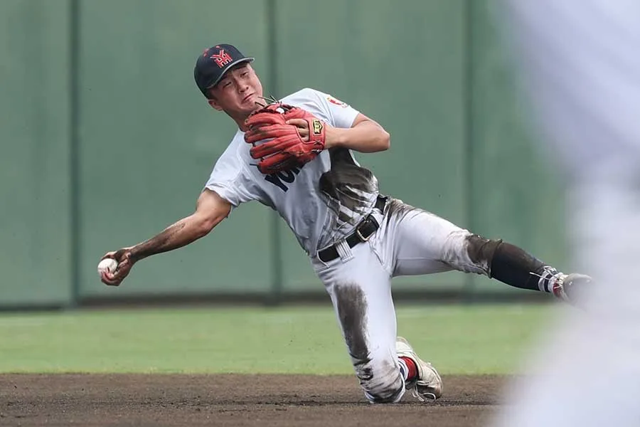 「高校生じゃねぇ…」横浜・池田聖摩の超絶ショート守備が甲子園を沸かせる