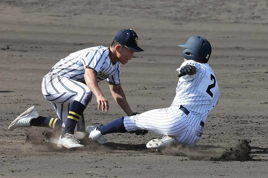 カナダ衝撃！白樺学園2年生コンビが甲子園で魅せた驚異のダブルプレー